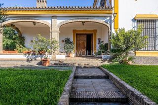 Chalet en venta en Valencina de la Concepción