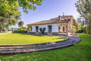 Chalet en venta en Valencina de la Concepción