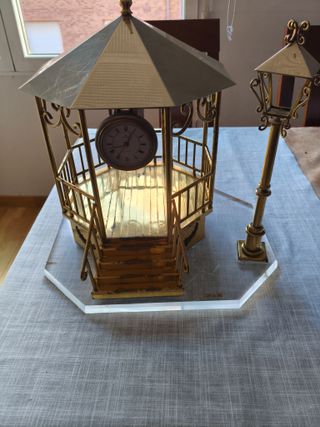 Kiosko de música con reloj Jungans