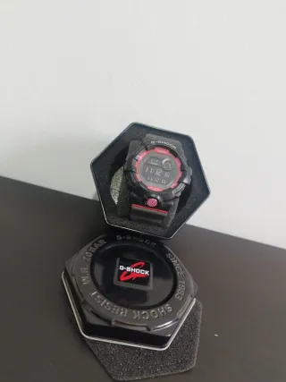Reloj G-Shock GBD800 Negro y Rojo