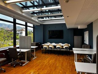 Oficina en alquiler en Lomas de Marbella Club - Puente Romano en Marbella