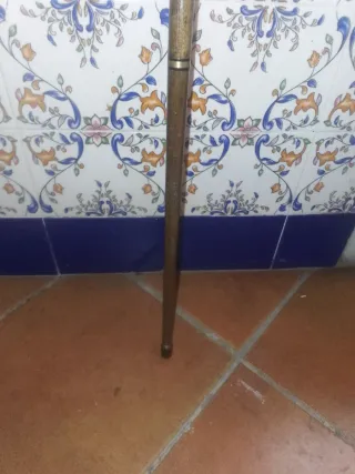 Bastón antiguo con empuñadura de bronce