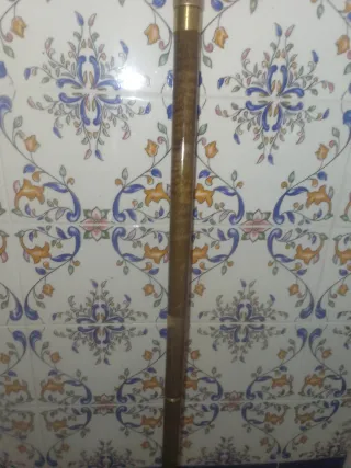 Bastón antiguo con empuñadura de bronce