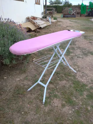Tabla de planchar rosa