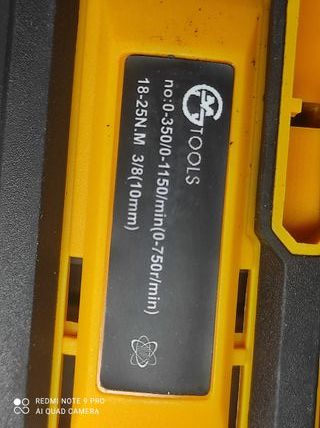 Taladro a batería con maletín y accesorios