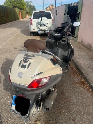 Piaggio MP3 500 Business Scooter
