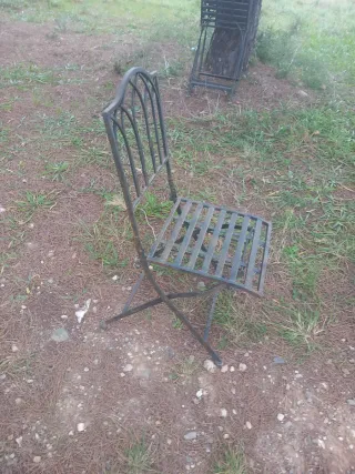 Seggiole in ferro vintage blu e bianco, totali 15