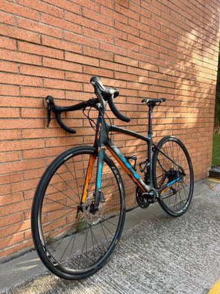 BICICLETA DE CARRETERA BH Quartz Disc Full Carbon
