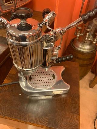 macchina del caffè Faema faemina restaurata