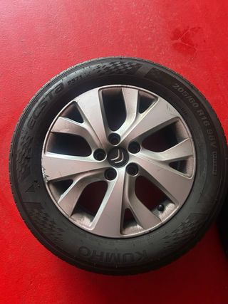 Llantas Citroen c-4 Picasso Kumho 205/60 R16 96V