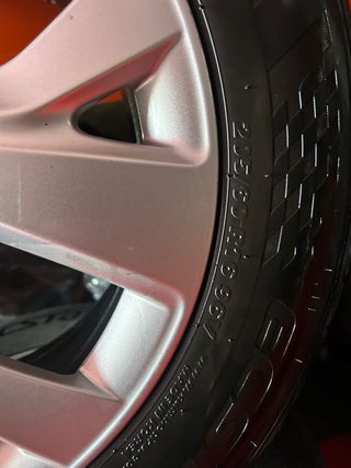 Llantas Citroen c-4 Picasso Kumho 205/60 R16 96V