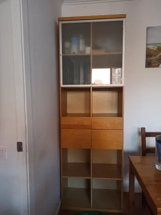 Mueble de salón madera y crsital