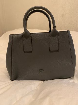 Bolso gris de piel