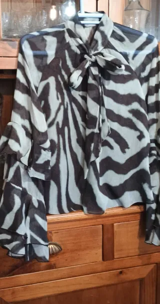Blusa Mango Cebra Talla M