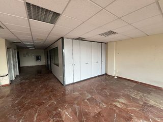 Oficina en venta en Almeda - El Corte Inglés en Cornellà de Llobregat