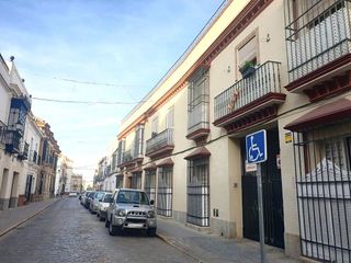 Casa adosada en venta en Lora del Río