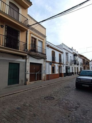 Casa adosada en venta en Lora del Río