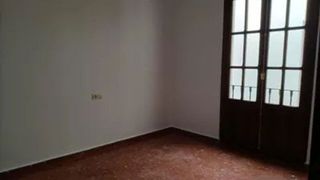 Casa adosada en venta en Lora del Río