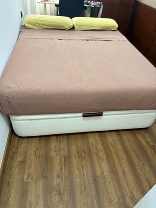 Colchón de doble plaza y canapé con almacenamiento