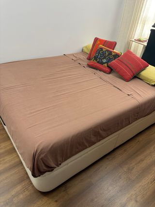 Colchón de doble plaza y canapé con almacenamiento