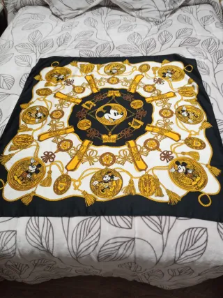Pañuelo Disney Mickey Mouse Dorado Negro