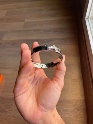 Pulsera Hermès click H negra y Plateada