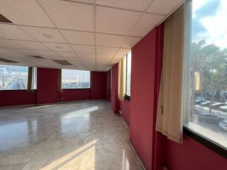 Oficina en venta en Almeda - El Corte Inglés en Cornellà de Llobregat