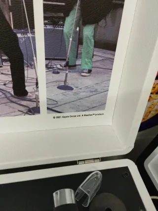 Tocadiscos The Beatles Anthology en caja vea fotos