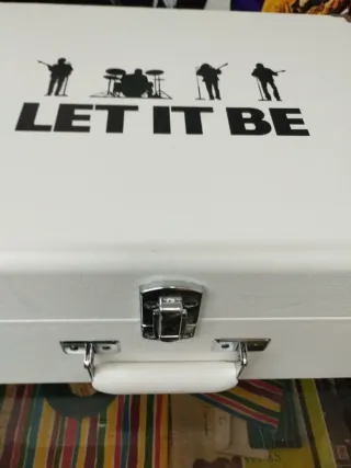 Tocadiscos The Beatles Anthology en caja vea fotos