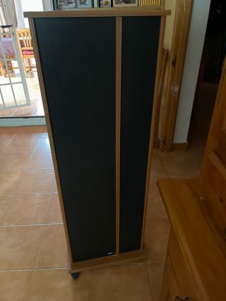 Mueble DVD/CD con ruedas