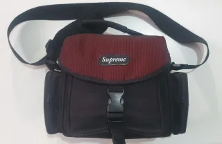 Bolsa Cámara Foto Supreme Negra y Roja