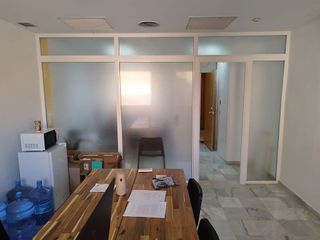 Oficina en alquiler en La Buhaira en Sevilla