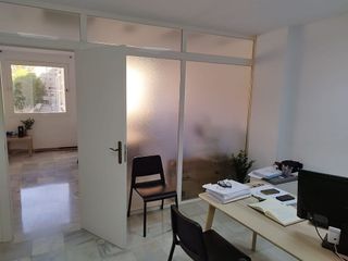 Oficina en alquiler en La Buhaira en Sevilla