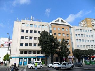 Oficina en alquiler en La Buhaira en Sevilla