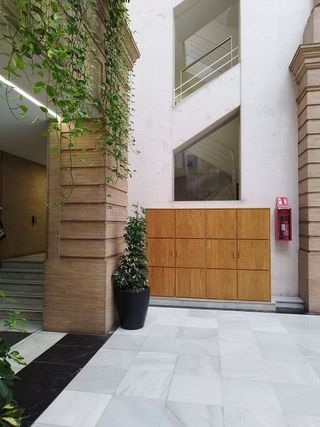 Oficina en alquiler en La Buhaira en Sevilla