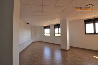 Oficina en alquiler en San Roque - Ronda norte en Badajoz