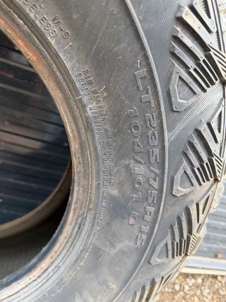 Neumático Kumho Road Venture MT 235/75/15