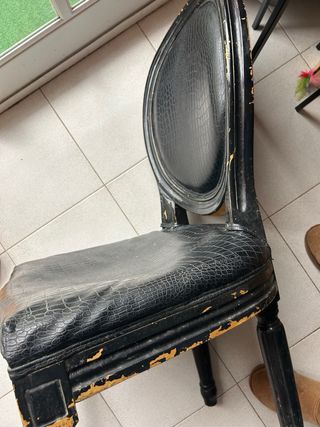 Silla efecto piel Luis XVI negra