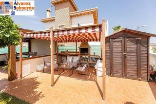 Chalet en venta en Huétor Vega