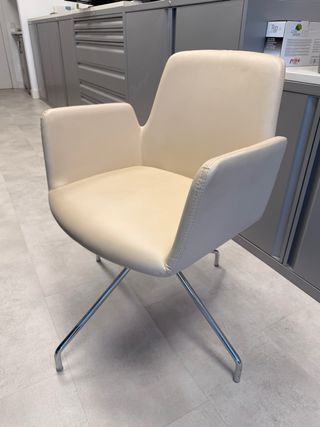 Sillón Inclass Altea Piel Giratorio Beige