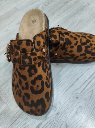 Zuecos Animal Print Talla 40