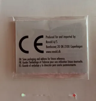 Gafas de sol doradas y verdes