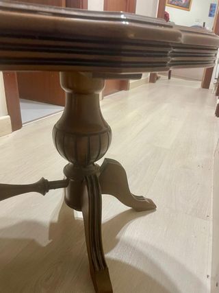 Mesa de madera clásica estilo vintage