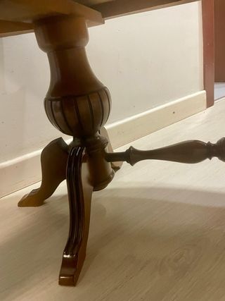 Mesa de madera clásica estilo vintage