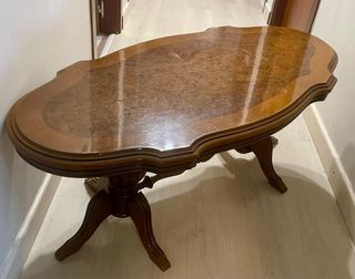 Mesa de madera clásica estilo vintage