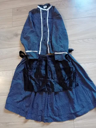 Abito da contadina taglia 6 Due sciarpe incluse