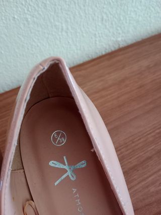 Zapatos de tacón beige y rosa