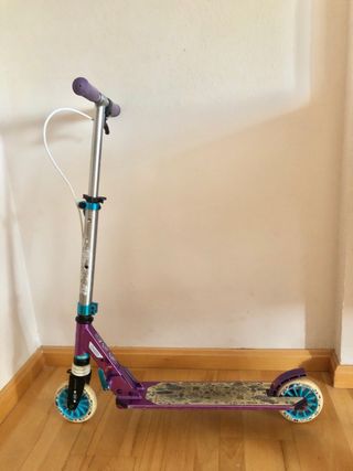 Patinete infantil violeta y azul 6-9 años
