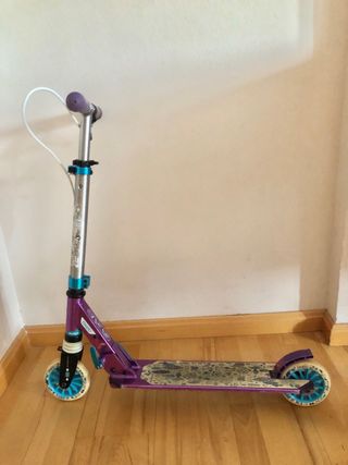 Patinete infantil violeta y azul 6-9 años