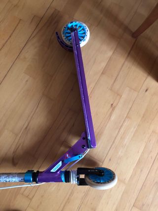 Patinete infantil violeta y azul 6-9 años